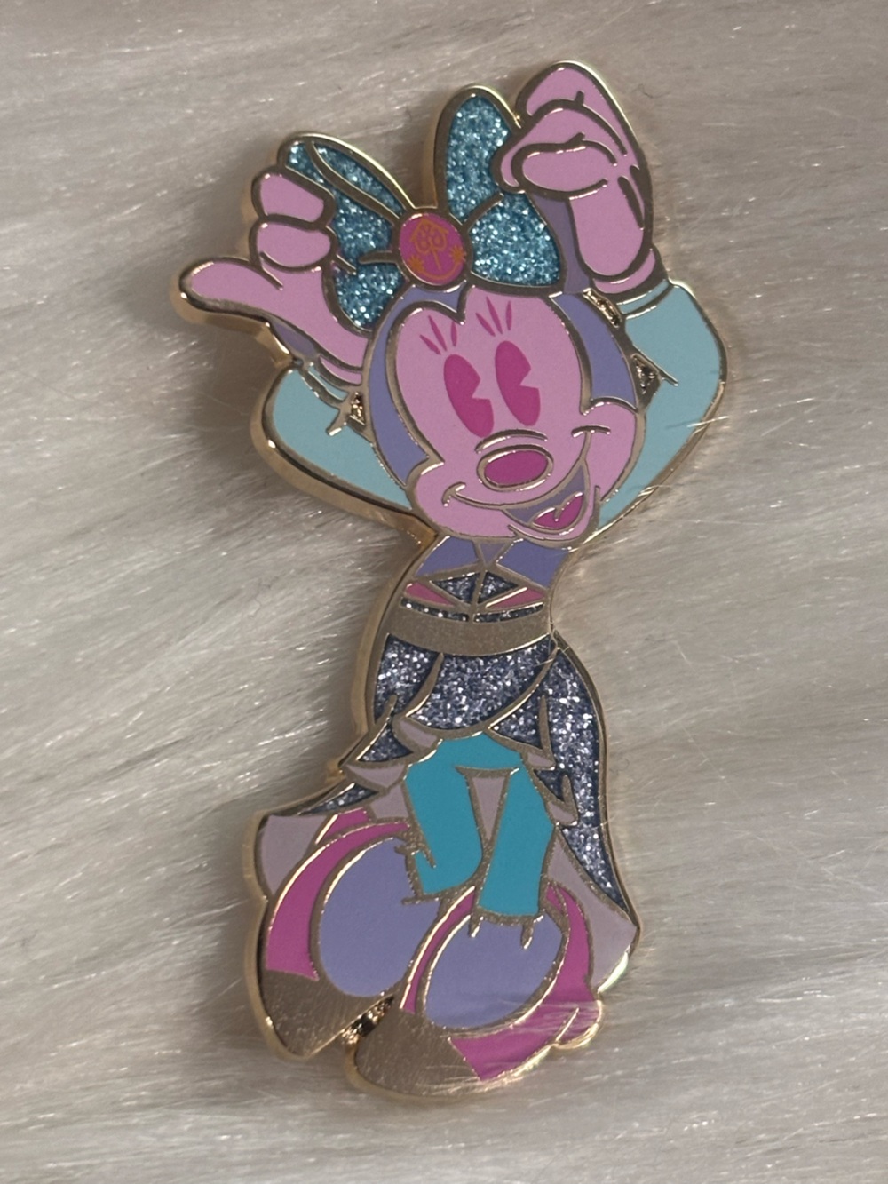 Main Attraction Minnie Small World Disney Pin
